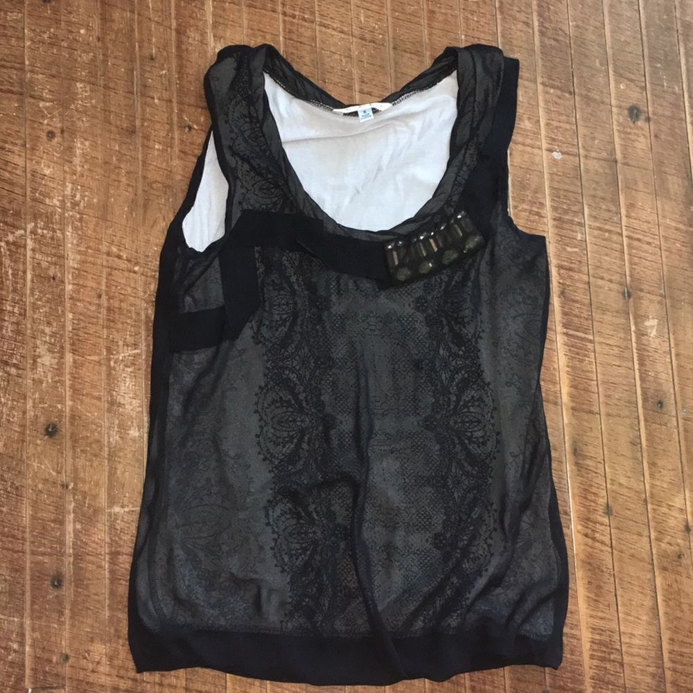CAbi s lace bubble hem sleeveless beaded blouse